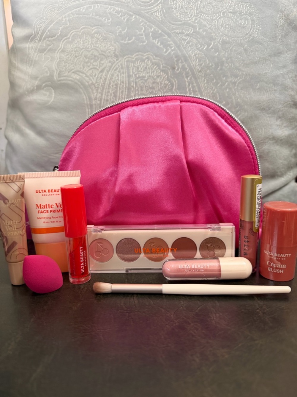 New 10 piece Makeup Set (blush,eyeshadows & primer,Makeup bag &more)